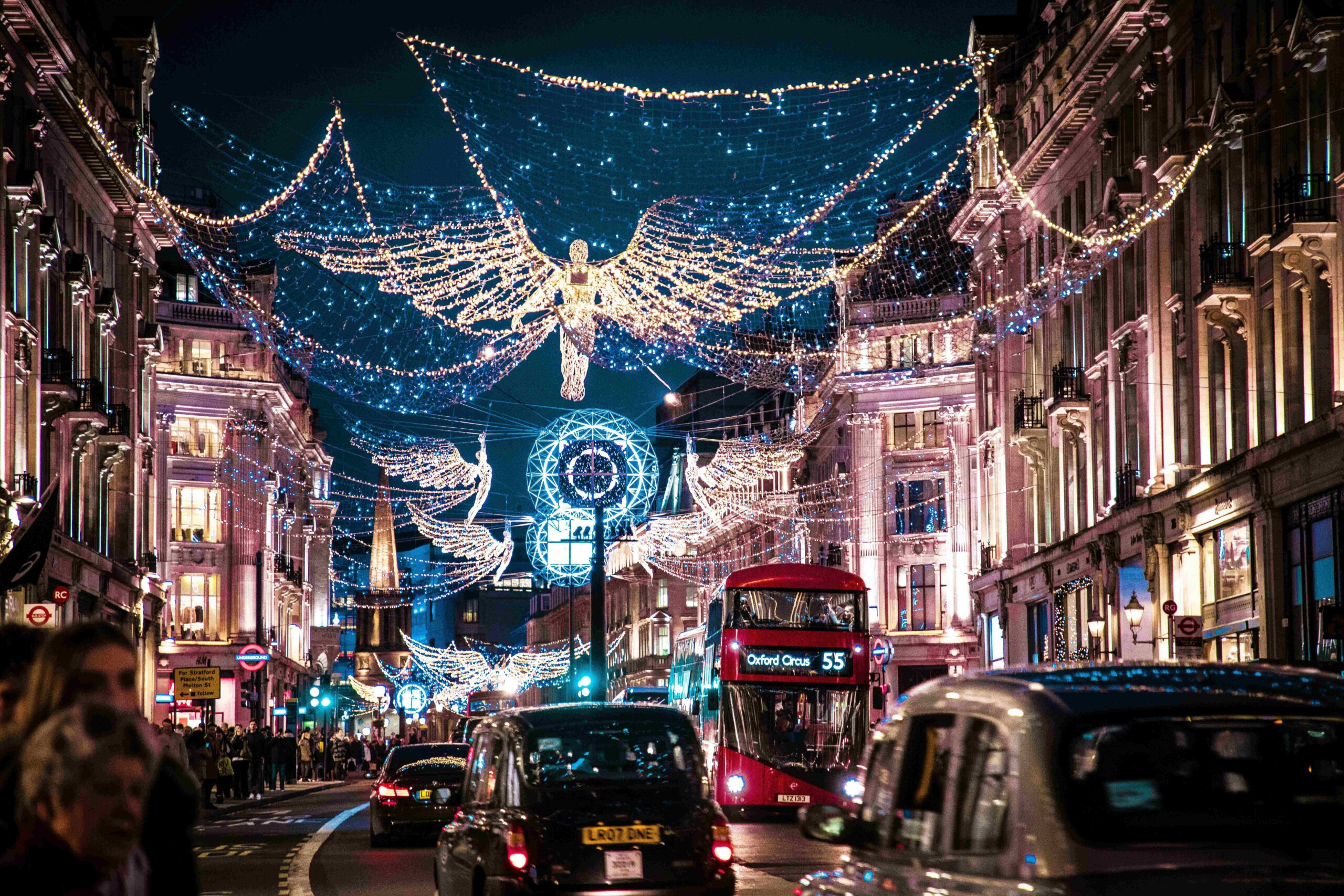 London: Christmas Lights and Cozy Pubs